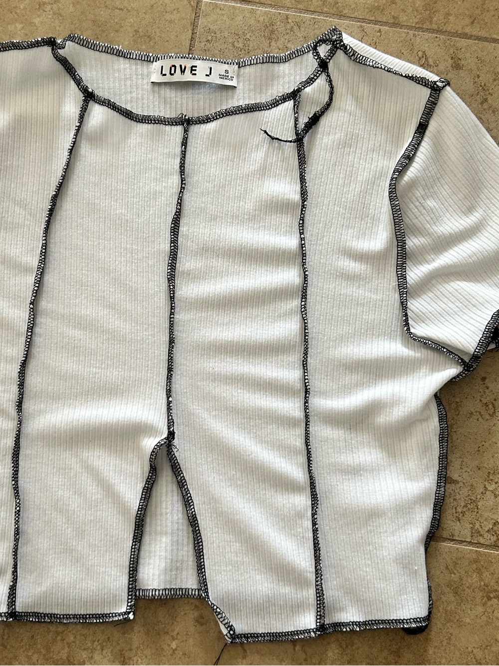 LOVE J White Cropped Ribbed Top with Black Contrast Seams - Picture 5 of 5
